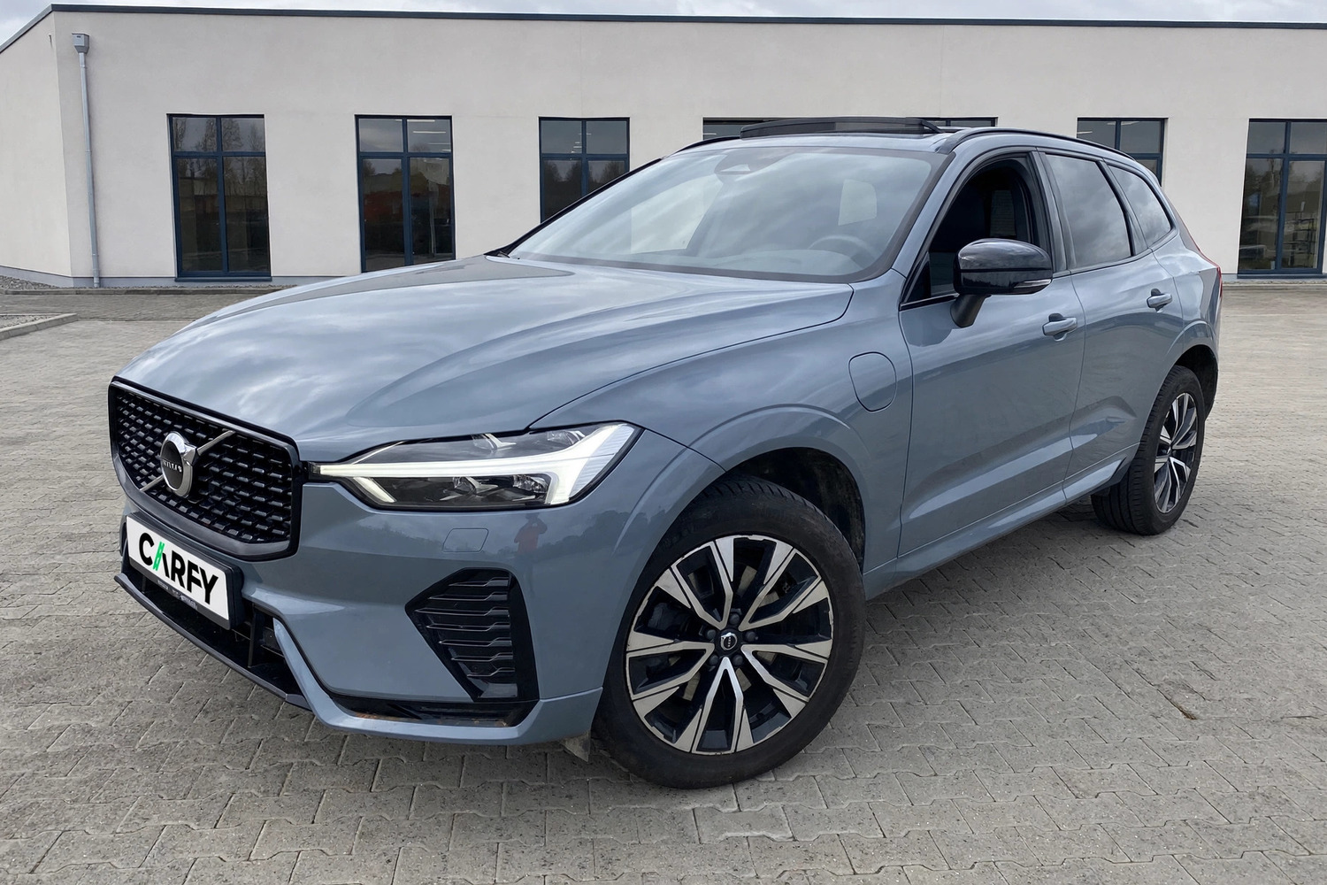 Volvo XC 60 B4 D AWD Plus Dark, widok 1