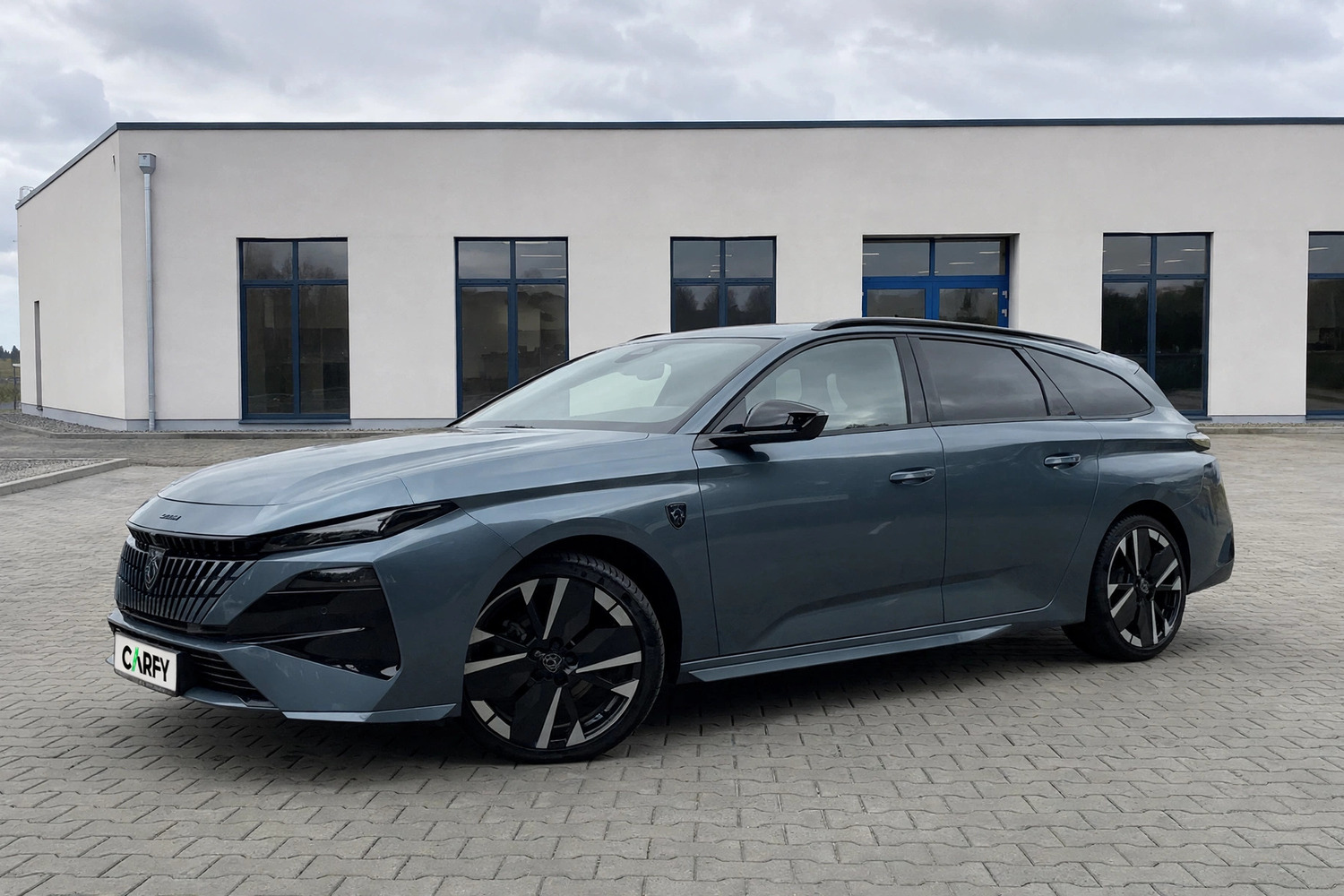 Peugeot 308 1.2 mHEV GT S&S e-DCS6, widok 1