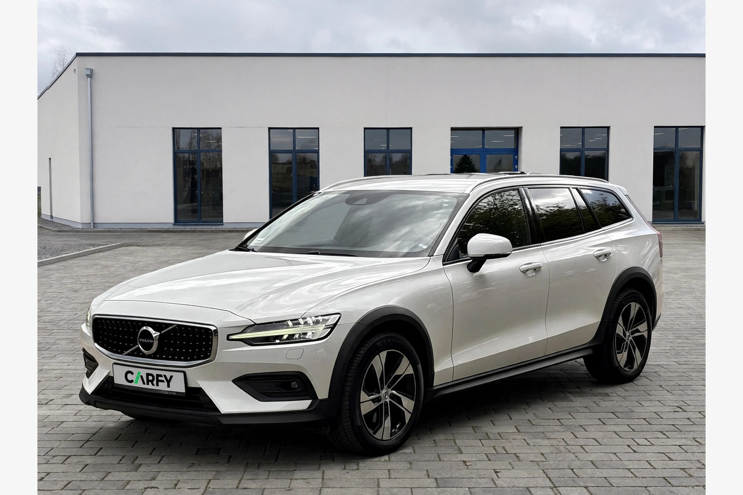 Volvo V60 Cross Country Pro B4 D AWD, widok 1