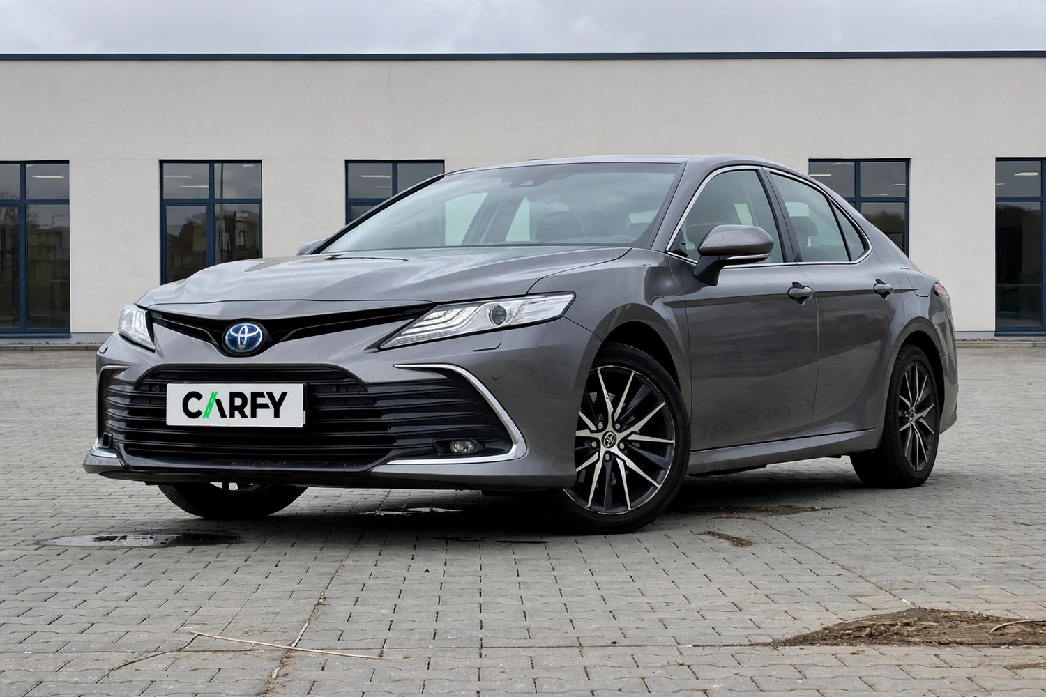 Toyota Camry 2.5 Hybrid Executive CVT, widok 1