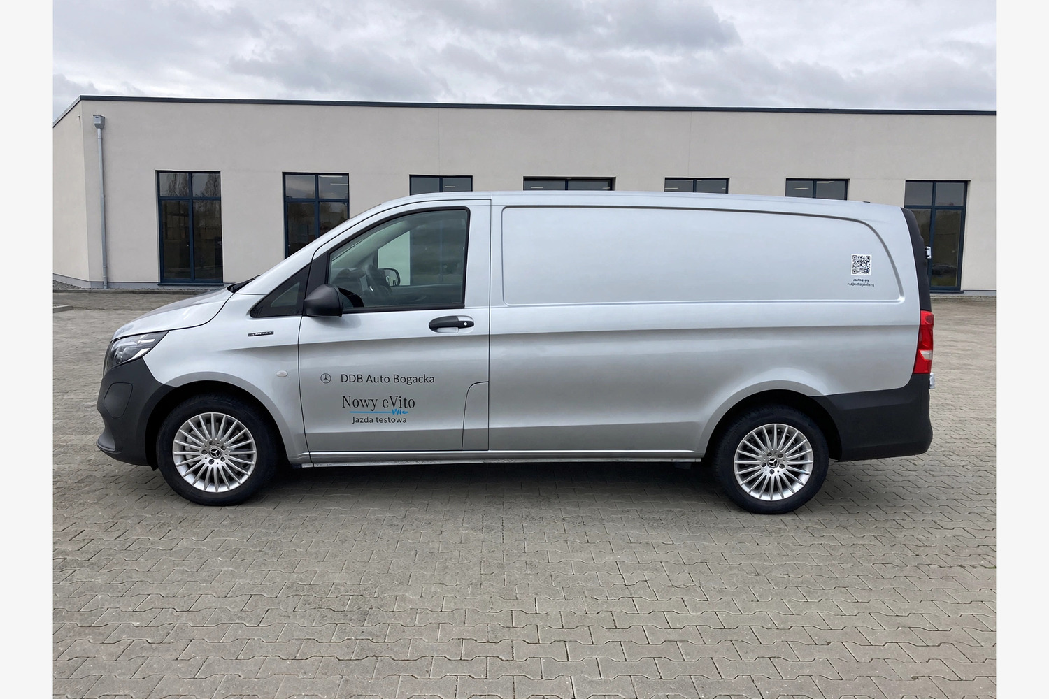 Mercedes-Benz Vito 112e eVito Furgon długi, widok 1