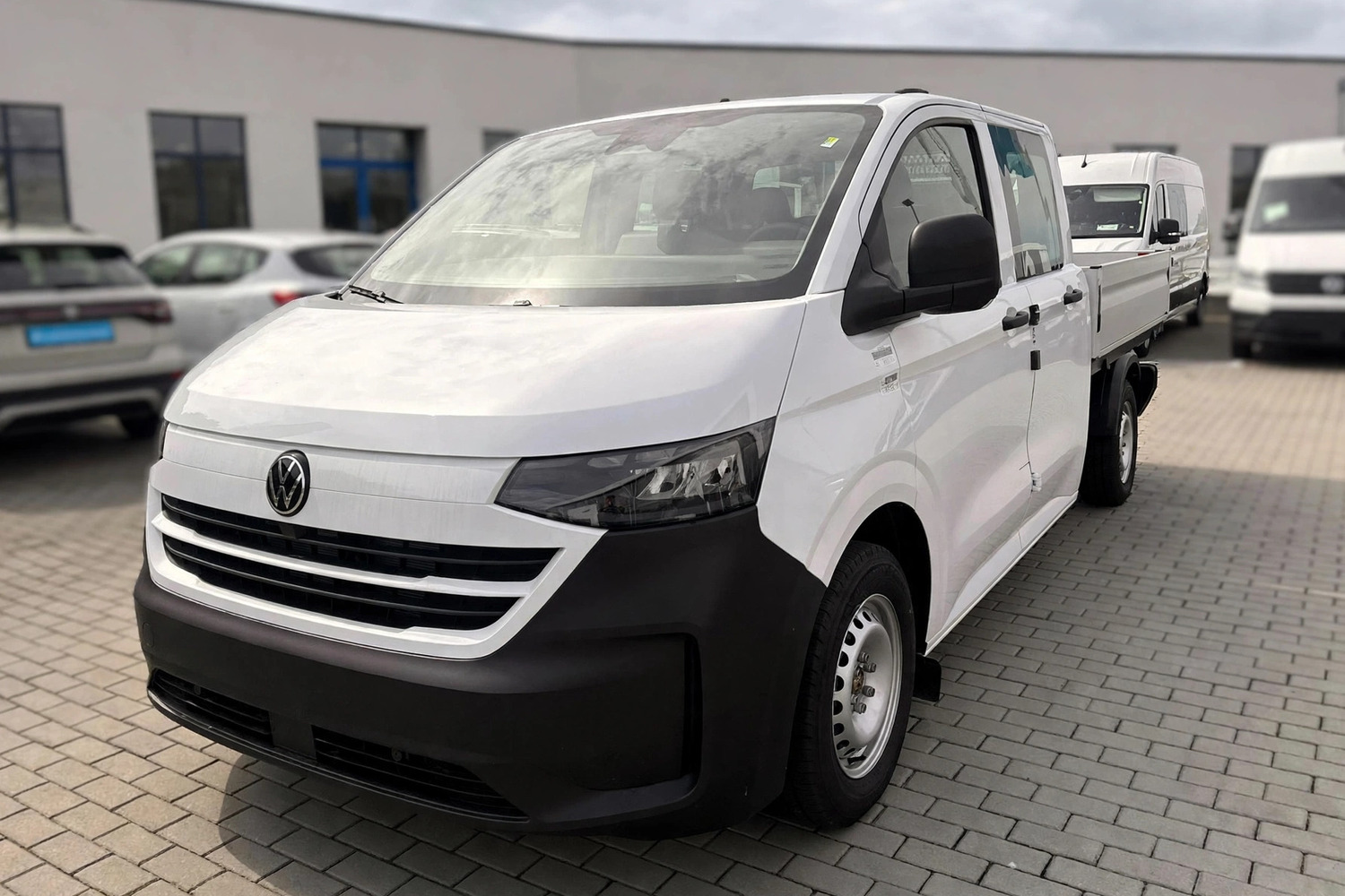 Volkswagen Transporter T7 DOKA Skrzyniowy, вид 1