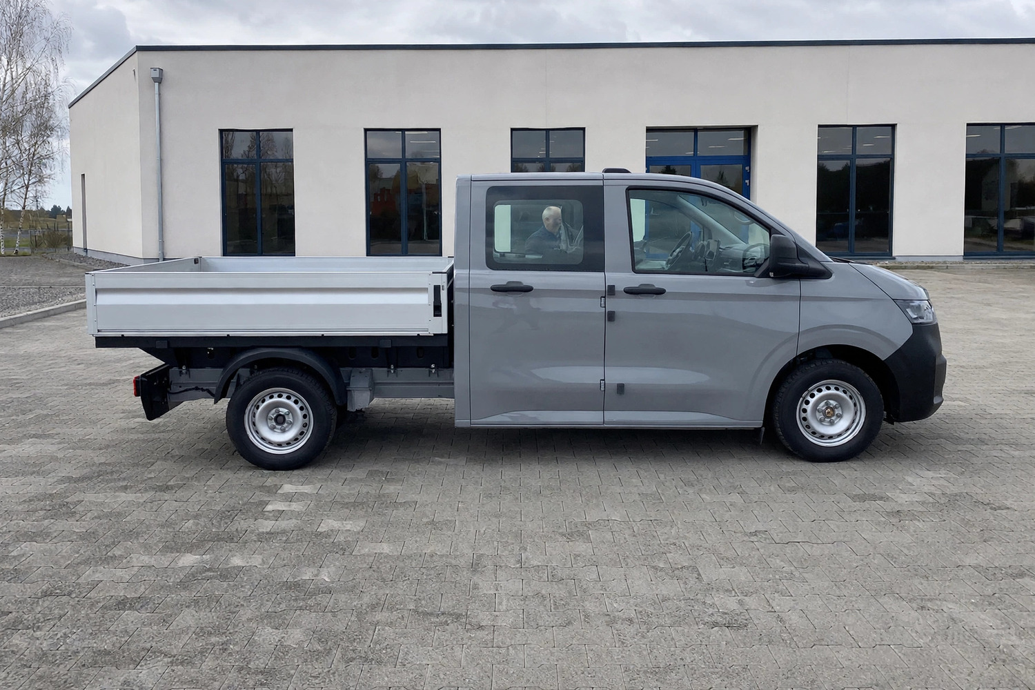 Volkswagen Transporter skrzyniowy, widok 1